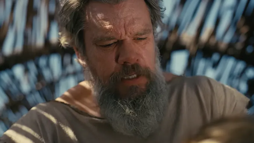 Kristofer Nolan'ın yeni filmi "Odiseja" Emili Vilson tarafından yapılan Homeros'un İlyada şiirinin çevirisine ilham kaynağı olmuştur ancak çevirmen bu filme olumsuz bir bakış açısıyla yaklaşmıştır.