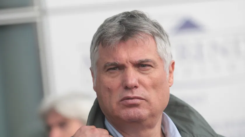 Miroslav Lazanski'nin oğlu Aleksandar, babasının onuruna posthum ödül aldı.