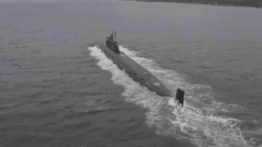 Rusya'da gizemli patlamalar Pasifik Filosunun yakınlarında duman (video)