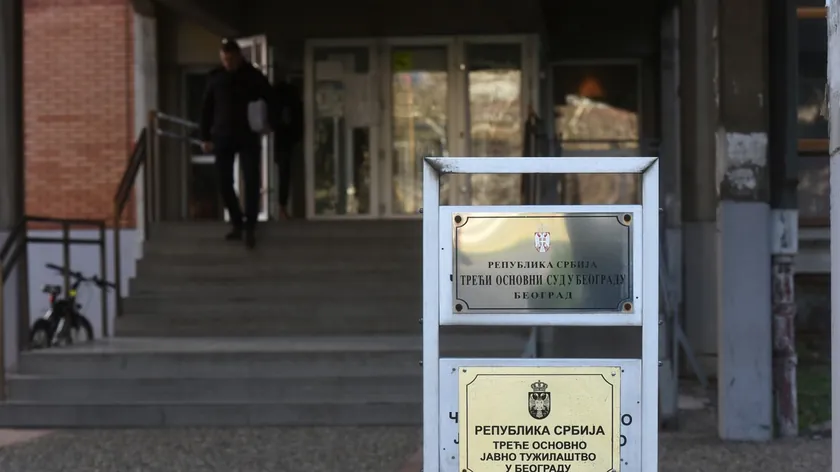 Sırbistan'da mahkemede şiddet uygulayan kişiye beş yıl hapis cezası talep edildi