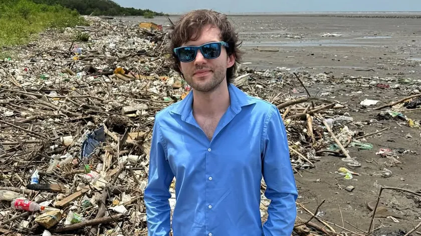 Hollandalı Mucit Boyan Slat Okyanuslardaki Plastik Kirliliğini Temizlemek İçin Yenilikçi Bir Yöntem Geliştirdi