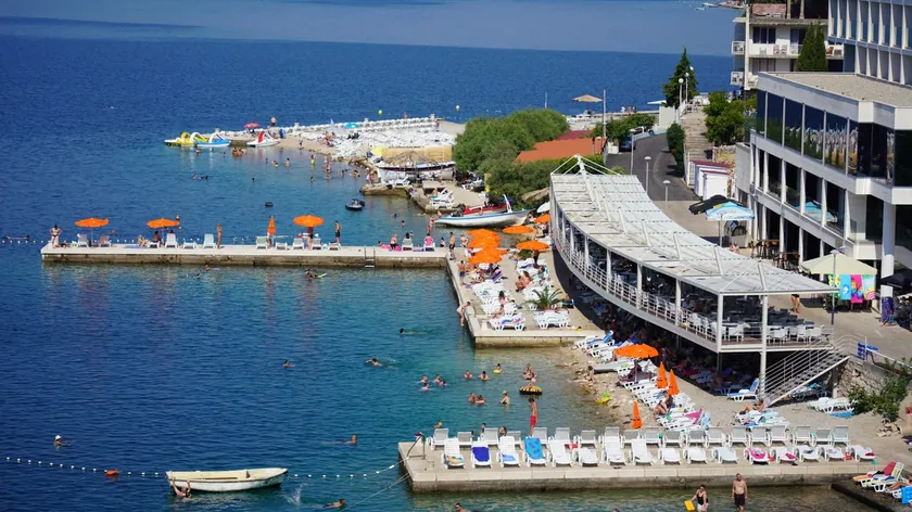 Sırbistan'da birçok turistin bu yıl en uygun tatil yeri olduğunu kabul ettiği Neum'un 7 günlük tatili mali bir aile için ne kadar maliyetli olduğunu gösteriyor.