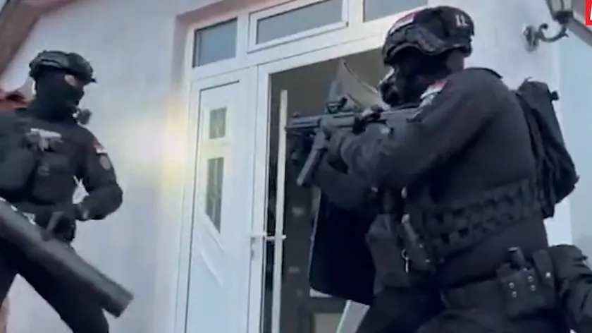 Sırbistan'da oto-mafya üyeleri tutuklandı Avrupa'dan kiraladıkları araçları sattılar