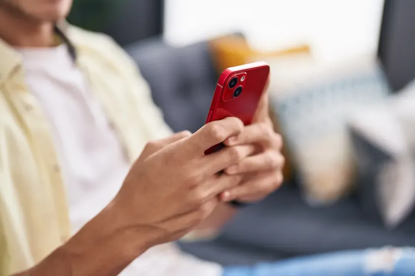 Karadağ Vatandaşları Sahte SMS Mesajları Aracılığıyla Dolandırıcılık Girişimlerine Karşı Uyarıldı