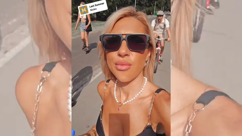 Jovana Jeremić rolereyle Adi Ciganlıja'da şok etkisi yarattı.