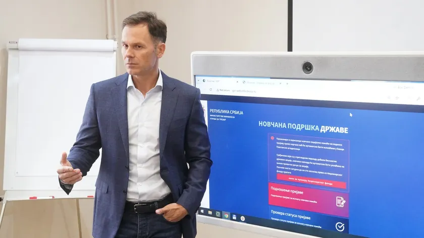Sırbistan Finans Ministrosu Siniša Mali, maaş ve emekliliklerin artışının devam edeceğini duyurdu.