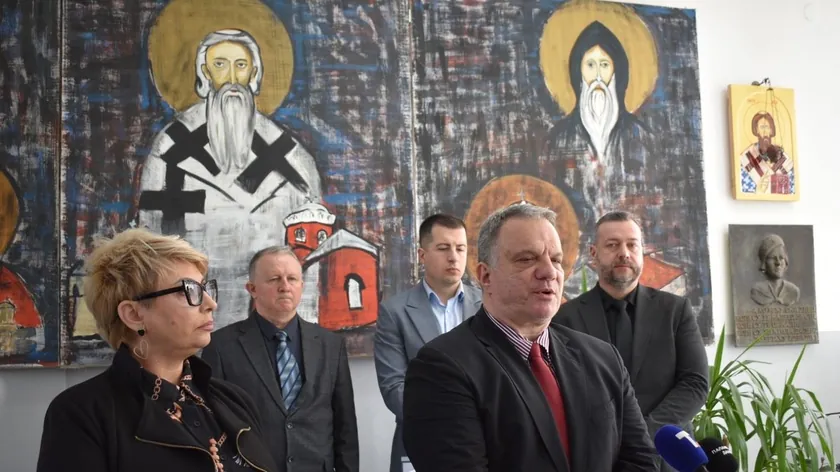 Sırbistan Eğitim Bakanı Okul Ziyaretinde Eğitim Yatırımlarının Önceliğini Vurguladı