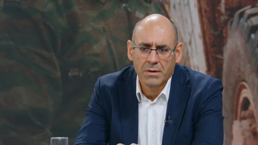 Sırbistan Cumhurbaşkanı Aleksandar Vučić'in politikasının devaması için çalışıyor.