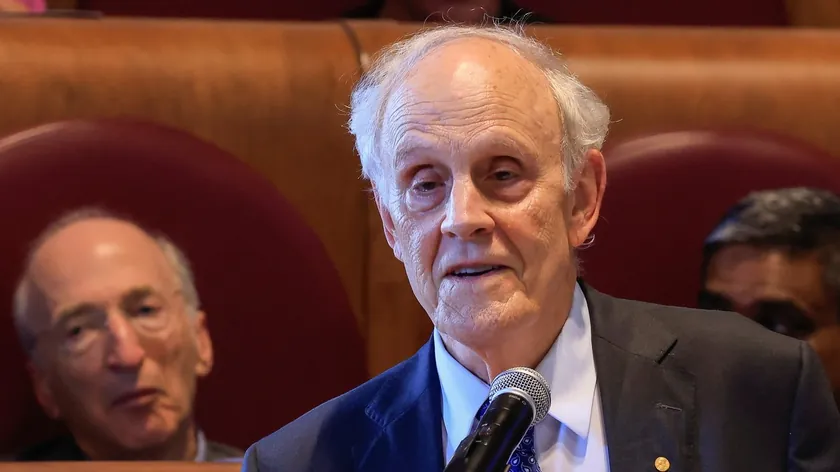 Nobel Fizik Ödülü Kazanan Bilim insanının İnsanlığın Yok Olma Süresini Hesapladığı Haber