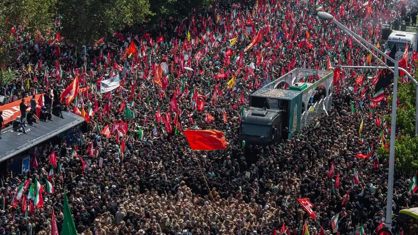 İran'da Ali Hamney'in cenaze töreni korteji 12 saate kadar sürebilir