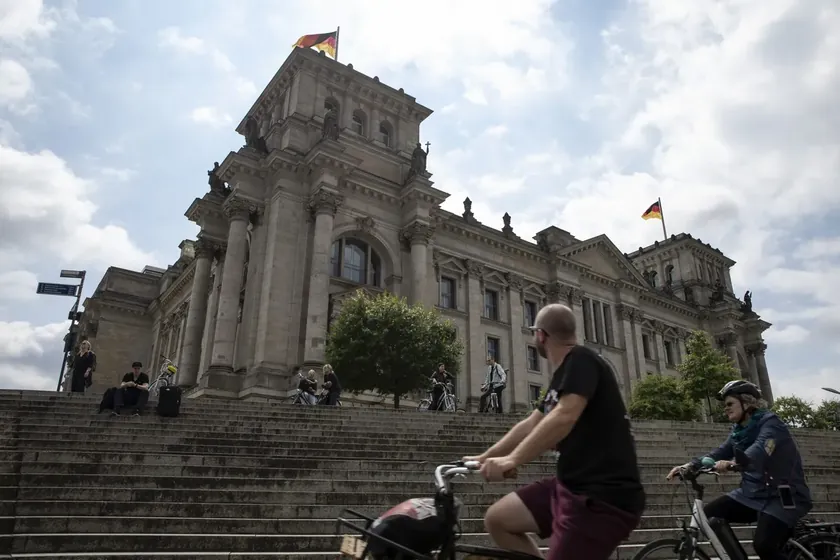 Almanya'da gençlerin beşte biri yurt dışına gitmeyi planlıyor kaygılar artıyor