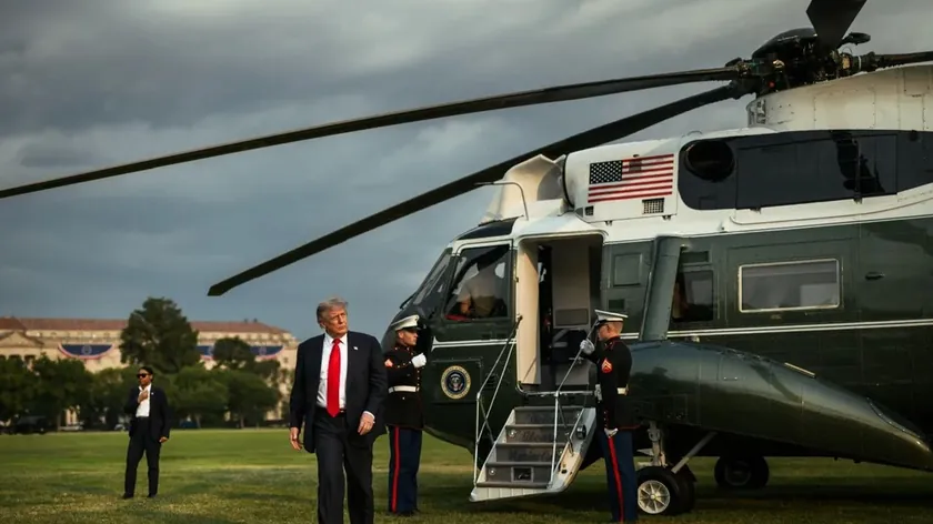 Beyaz Saray'da yeni bir proje Donald Trump, helikopter için granit zemin yapıyor.