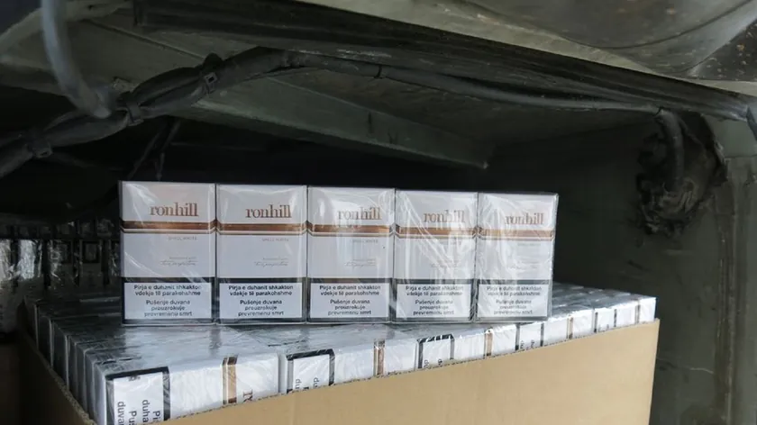 Sırbistan Vranje'de 400 paket sigara ve yaklaşık 120 kilogram tütün ele geçirildi