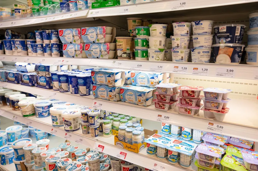 Grçek ve normal yoğurt arasında hangisinin daha faydalı olduğu araştırılıyor
