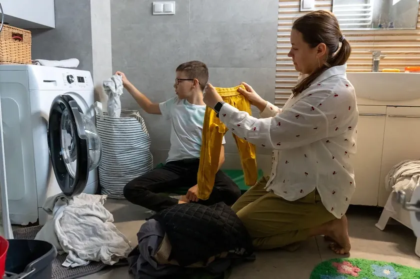 Çamaşır Makinesinde Yıkanmaması Gereken Eşyalar Makineye ve Giysilere Zarar Verebilir Uyarısı