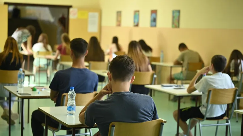 Sırbistan'da Uzmanlaşmış Liseler ve Sanat Ortaokullarına Giriş Sınavı Başvuruları Başladı