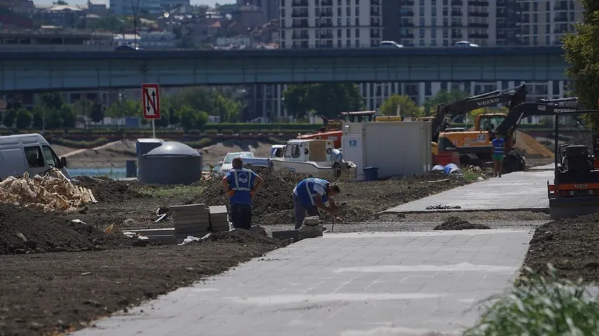 Sırbistan'ın Belgrad şehrinde bulunan Sava Nehri'nin sol kıyısının düzenlenmesi son aşamaya giriyor.
