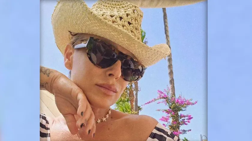 Sırp şarkıcısı Slađa Allegro ailesiyle Bodrum'da tatil yapıyor.