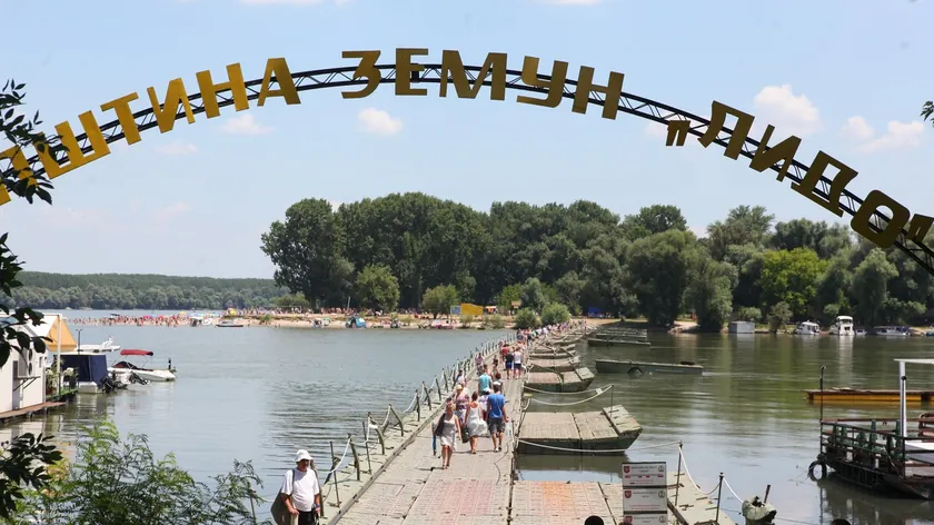 Belgrad Tuna Nehri'nde yaya bağlantısı sağlayacak yeni köprü projesini kamuoyuna sundu