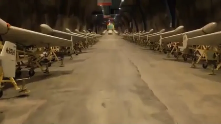 İran yeraltı tünellerinde Amerikan üslerini hedef alan silahları gösteren video yayınladı