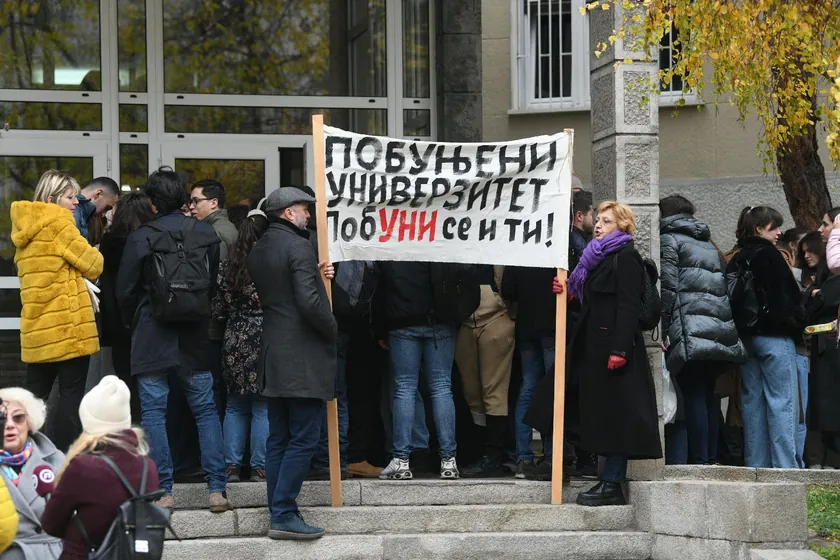 Beograd'da öğrenci destek mitingi düzenliyor