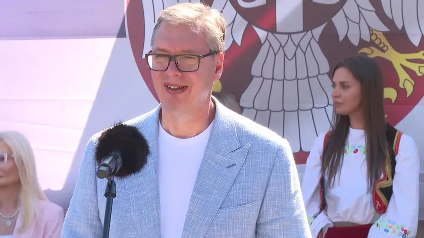 Sırbistan Cumhurbaşkanı Aleksandar Vučić, Sırbistan'ın güneybatısında yer alan Prijepolje ve Nova Varoş'u ziyaret etti.