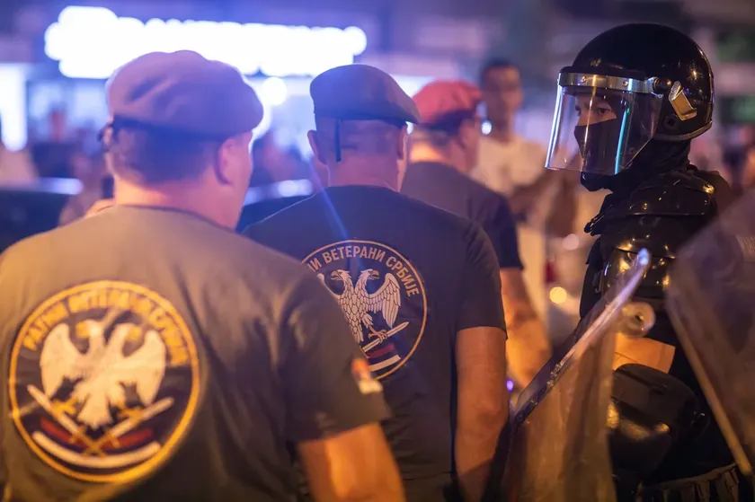 Sırbistan'ın Kraljevo kentinde veteranlar tutuklu meslektaşları için destek eylemine çağırdı