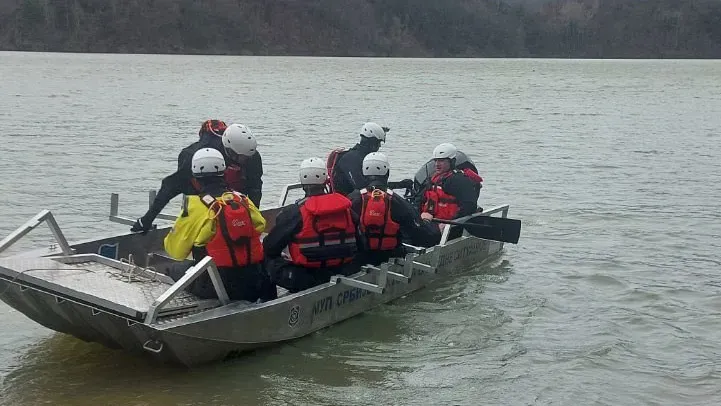 Sırbistan Leskovac Gölü'nde kayıp iki erkeği arama dördüncü günde devam ediyor.
