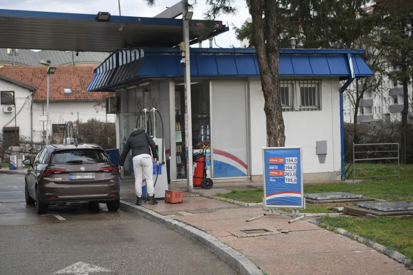 Sırbistan'da benzin ve dizel fiyatları devlet düzenlemesine bağlı