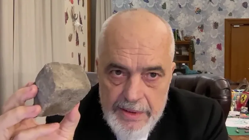 Arnavutluk Başbakanı Rama: Hükümet binasını hedef alan patlayıcı yüklü dron etkisiz hale getirildi