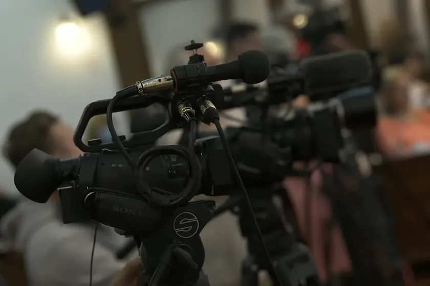 Sırbistan'da gazeteci, siyasi ifadeyi habere eklemeyi reddettiği için işten çıkarıldı.