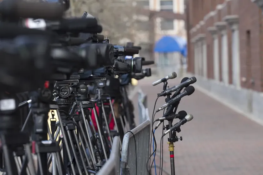 Sırbistan'da gazeteci dernekleri medya çalışanlarını hedef alan kampanya nedeniyle endişeli