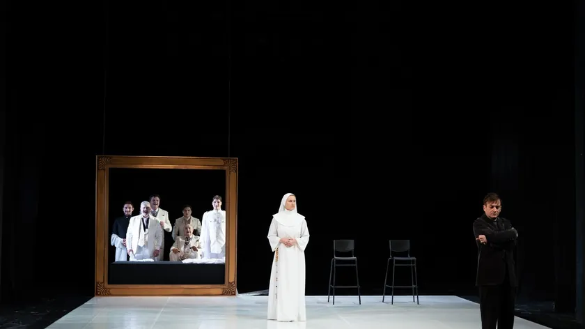 Sırbistan'ın Belgrad Şehrinde Glembajevi Oyunu Prömiyeri İçin Gün Sayıyor