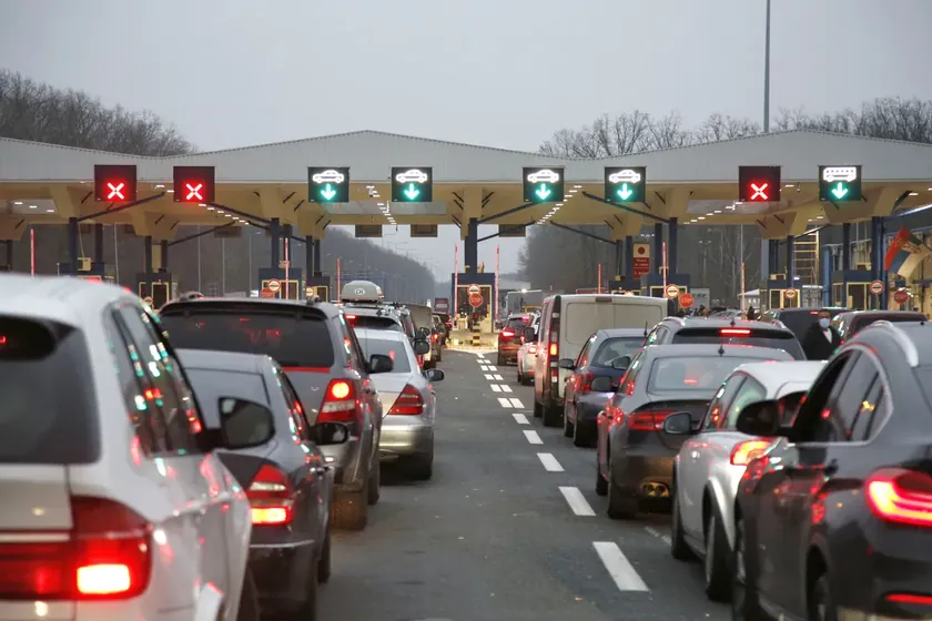 Sırbistan'da yaz tatili nedeniyle yoğun trafik bekleniyor.