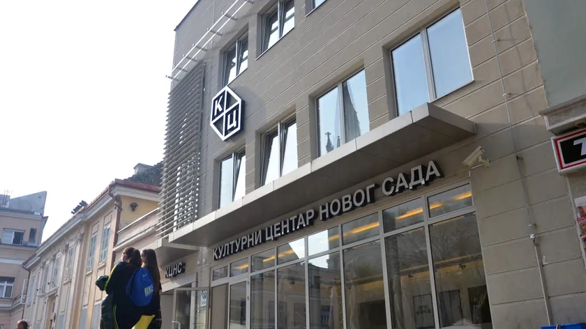 UNHCR'nin "Umetnost Ki Bağlar" Sergisi Novi Sad'da Açılıyor