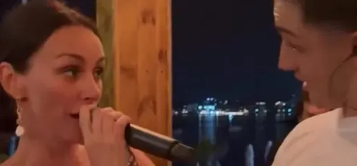Sloboda Miçalović, Nataša Ninkoviç'in kızı için mikrofonu ele geçirdi.