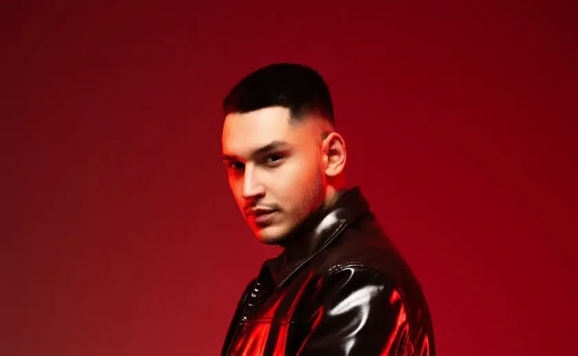 Sırbistanlı Aleksandar Radojević, "Pesma za Evroviziju" ile sahnelere dönüyor.