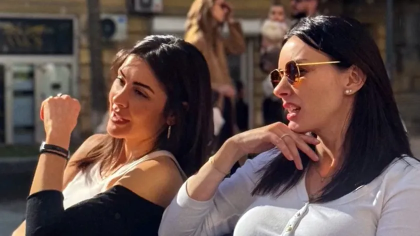 Sırbistanlı Mićalović Kardeşler Şehirde Görüntülendi, Stilleriyle Dikkat Çekti