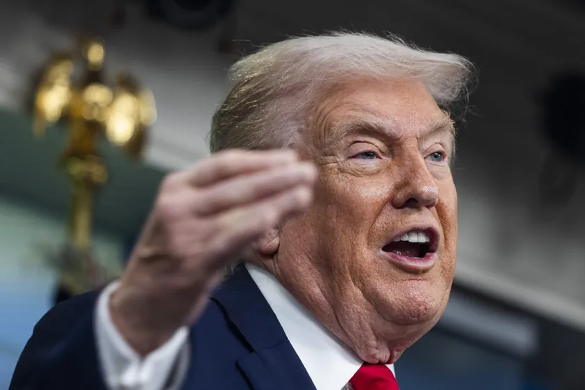 Donald Trump, 1 Şubat'ta devreye girmesi planlanan gümrük tarifelerini uygulamayacağını açıkladı.