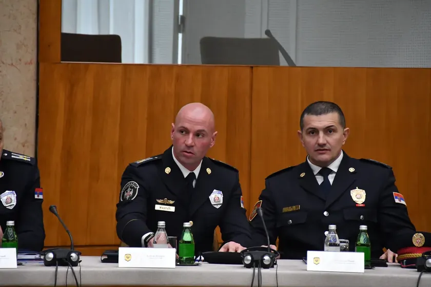 Sırbistan İçişleri Bakanlığı güvenlik denetimlerinin ciddi sorunlar barındırdığı bildirildi.