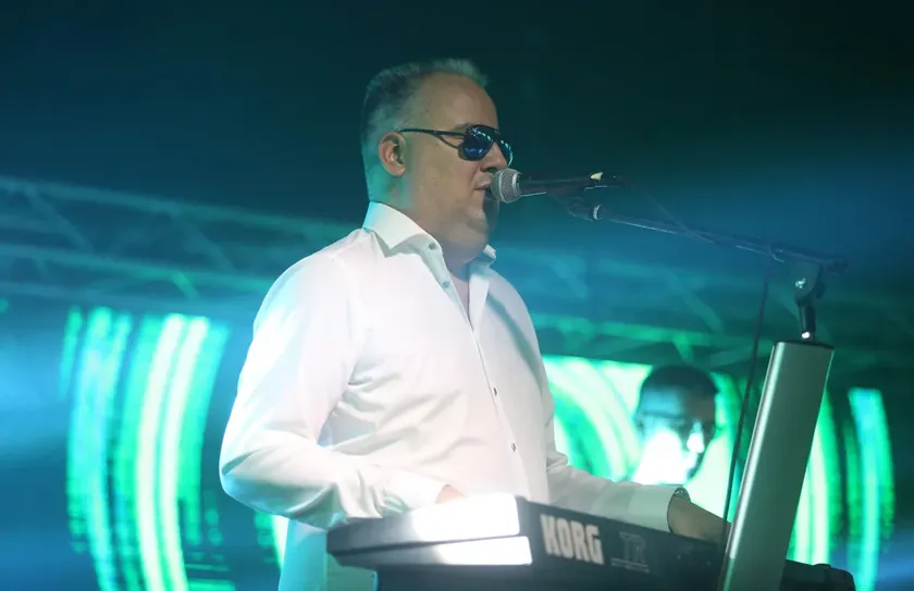 Sırbistan'da ünlü şarkı iki kez satıldı ancak ikinci denemede hit oldu