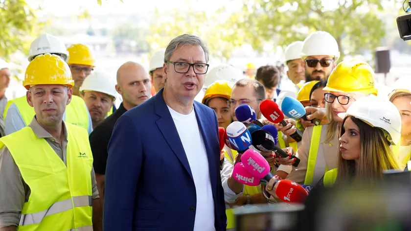 Sırbistan Cumhurbaşkanı Aleksandar Vučić, Ibar nehri'nin akışını değiştirmeyi düşünüyor ve Albanların tepkisini bekliyor.