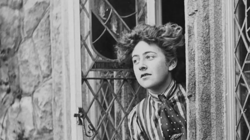 Agatha Christie'nin Roger Akroyd Cinayeti romanı 100 yıl önce yayınlandı türü değiştirdi