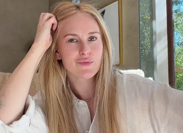 Bruce Willis ve Demi Moore'un kızı Rumer Willis kızını geçindirmek için dört işte çalıştığını aktardı.