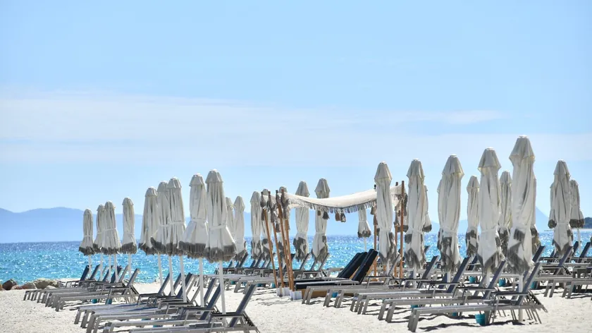 Komşular masif bir şekilde tatil planlarından vazgeçiyor Para sıkıntısı tatili ruhları yıkarıyor.