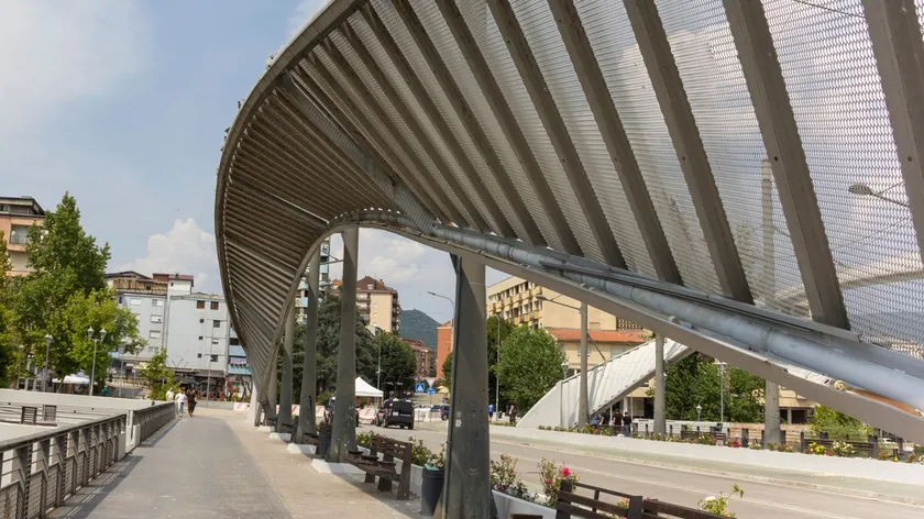 NATO Kosovska Mitrovici'deki Köprünün Açılması Kararı Tüm Toplulukların İhtiyaçlarını Göz Önünde Bulundurmalı