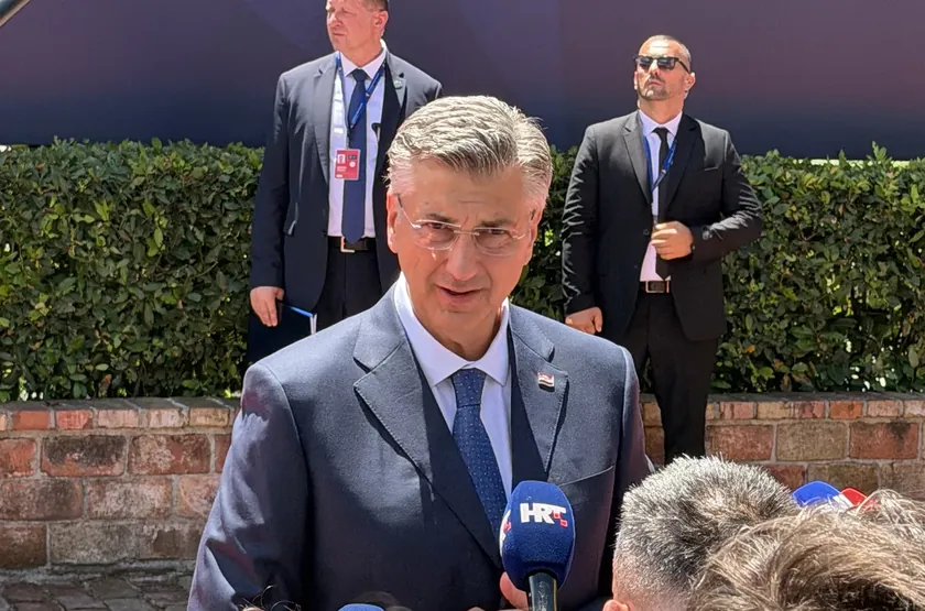 Hrvatski Başbakan Andrej Plenković, protestoların kaçak atık sorunu çözmek için kullanılmaya çalışıldığını öne sürdü.