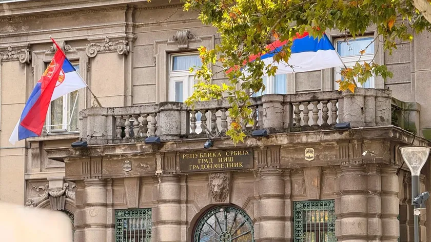 Sırbistan Niş Şehri Okullarına Ülke Bayrakları Asılması Kararı Aldı