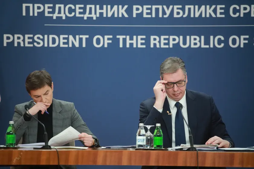 Sırbistan'da Vučić ve Brnabić'in Bağımsız Medyaya Saldırıları Hakkında Uyarı Yayınlandı