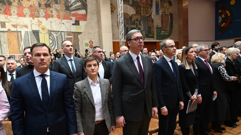 Sırbistan'da Cumhurbaşkanı Vučić: Banatski Dvor Dolu, Yakıt Sıkıntısı Olmayacak